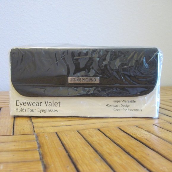 Corinne McCormack Eyeglass/Sunglass Valet Case - Picture 1 of 4